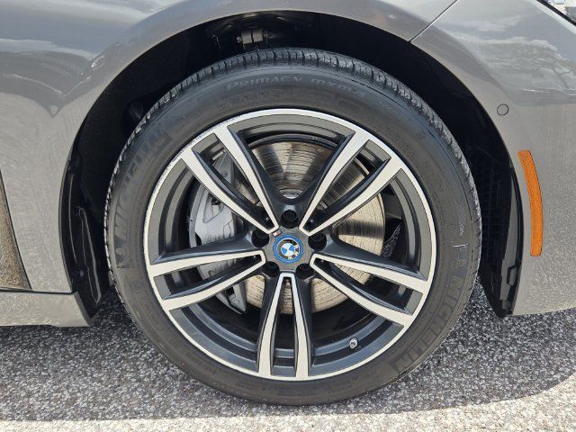Used 2022 BMW 745e xDrive w/ M Sport Package AWD/4WD image 11