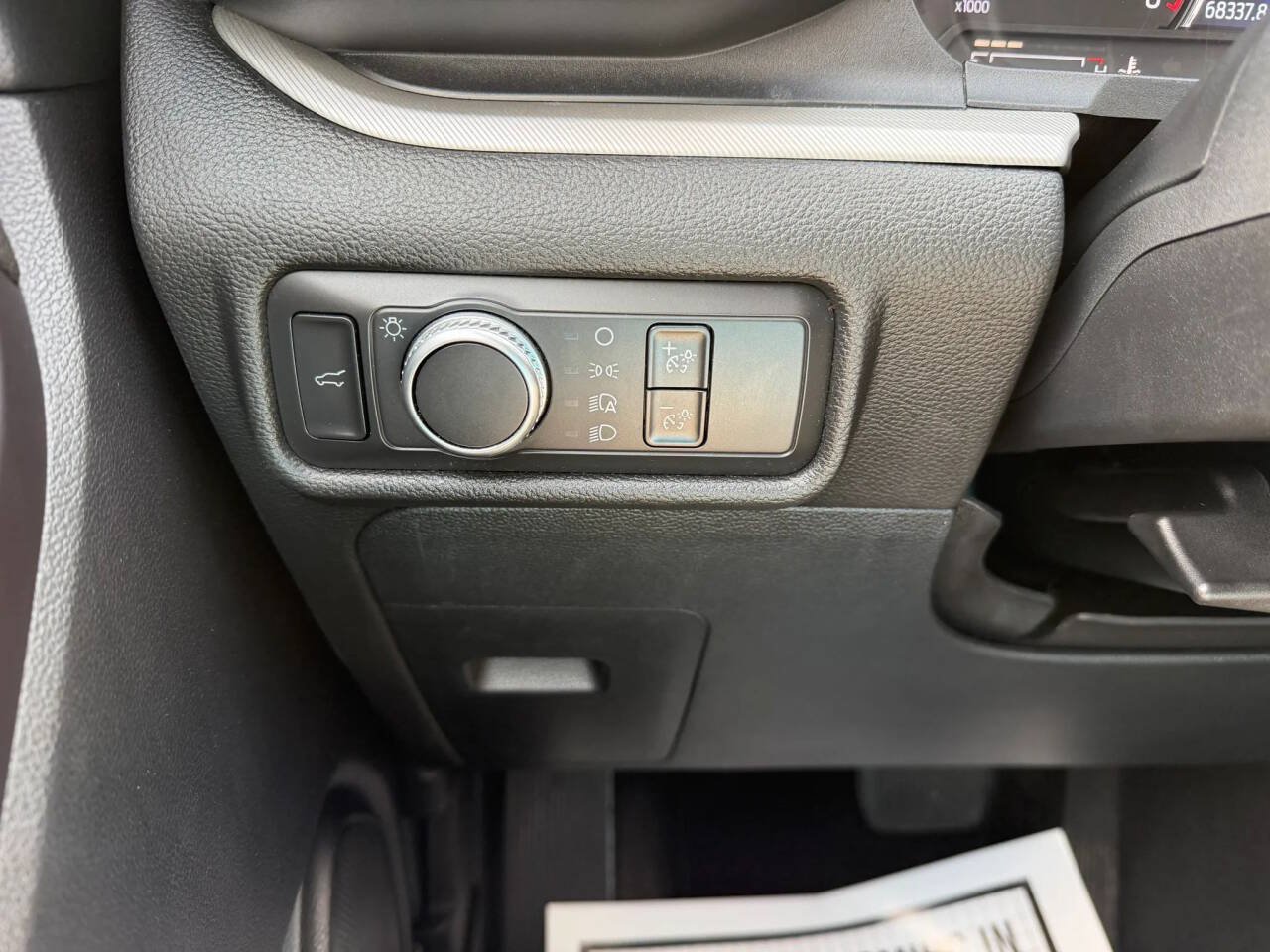 Used 2020 Ford Explorer XLT RWD image 14