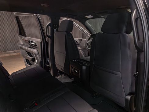 Used 2025 Chevrolet Tahoe LS image 26