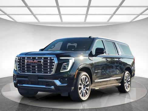 Used 2025 GMC Yukon XL Denali image 9