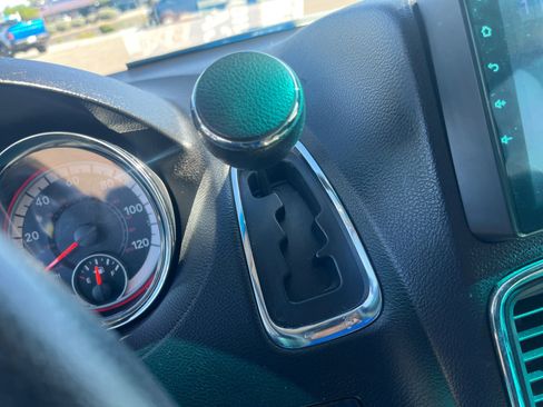 Used 2012 Dodge Grand Caravan SXT FWD image 31