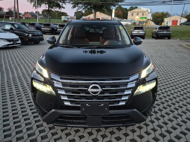 Certified 2025 Nissan Rogue S AWD/4WD image 2
