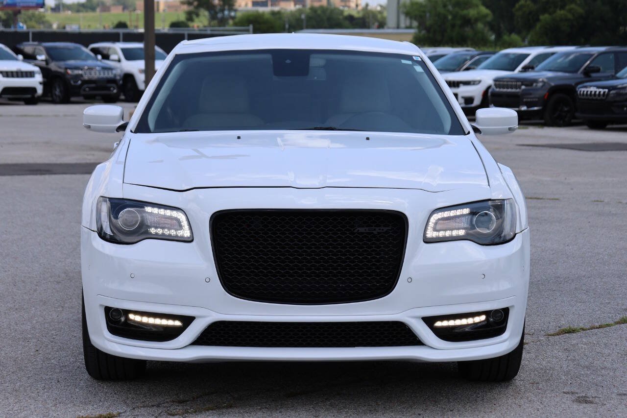 Used 2022 Chrysler 300 Touring L AWD/4WD image 5