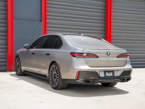 Used 2025 BMW 760i xDrive w/ Executive Package AWD/4WD image 10