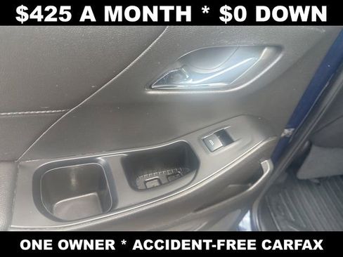 Used 2023 Chevrolet Traverse LT image 25