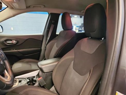 Used 2016 Jeep Cherokee Latitude w/ Safety/Convenience Group image 13