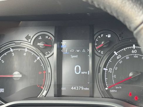 Used 2023 Toyota 4Runner SR5 AWD/4WD image 28