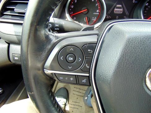 Used 2020 Toyota Camry XSE image 33