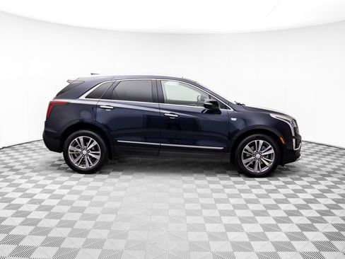 Certified 2022 Cadillac XT5 Premium Luxury w/ LPO, Floor Liner Package image 9