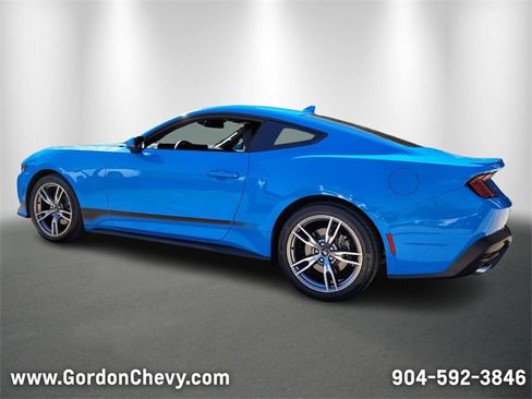 Used 2024 Ford Mustang Premium image 3