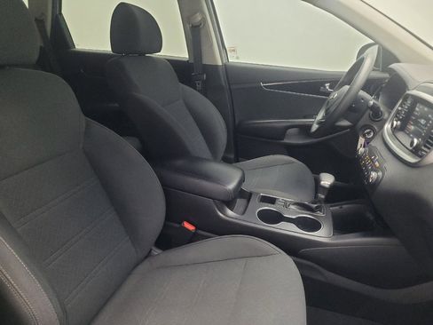 Used 2019 Kia Sorento FWD image 21