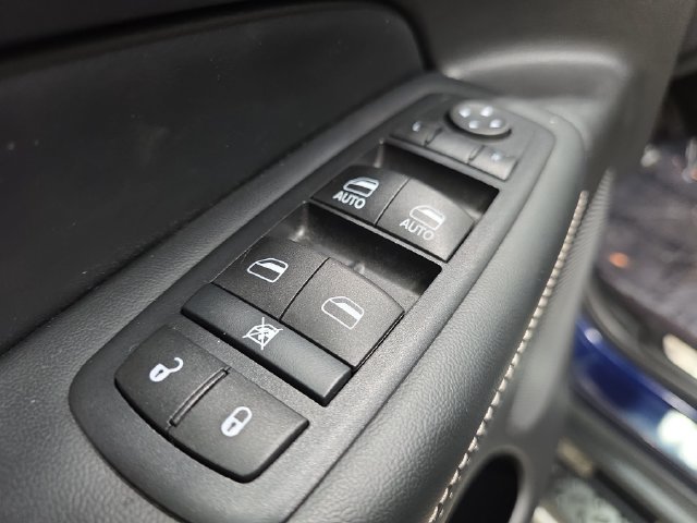 Used 2017 Jeep Grand Cherokee Limited AWD/4WD image 27