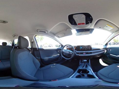 Used 2025 Kia K4 FWD image 41