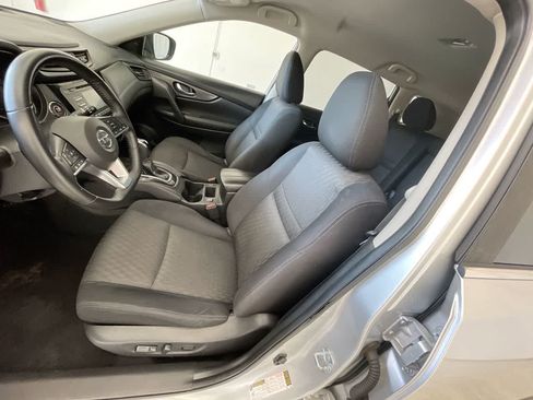 Used 2017 Nissan Rogue SV AWD/4WD image 11