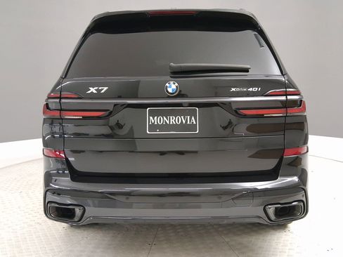 Certified 2025 BMW X7 xDrive40i w/ M Sport Package image 8