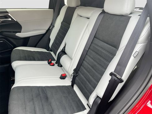 New 2025 Mitsubishi Outlander SE image 26