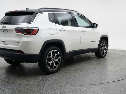 Used 2025 Jeep Compass Limited image 9