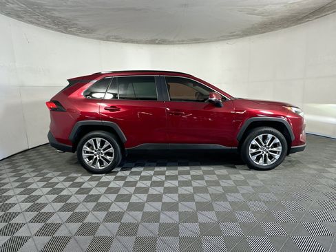 Used 2022 Toyota RAV4 XLE Premium FWD image 2