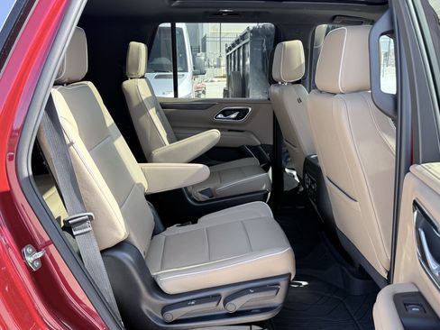 Used 2023 Chevrolet Tahoe Premier w/ Premium Package RWD image 40
