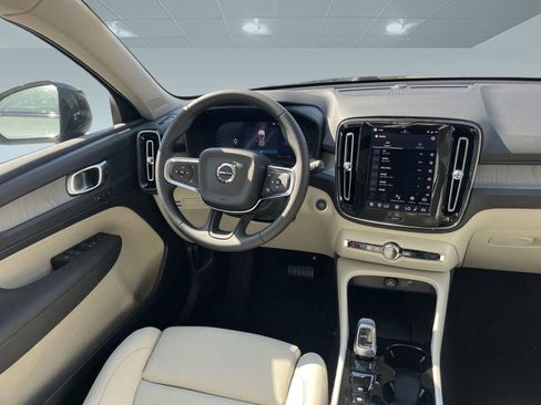 Certified 2026 Volvo XC40 B5 Plus w/ Protection Package Premier image 26