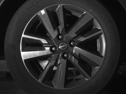 Used 2025 Nissan Versa SV FWD image 15