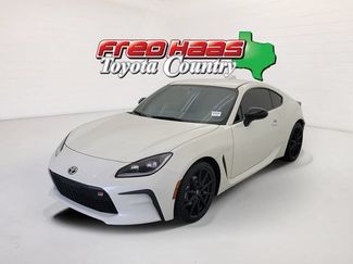 Used 2025 Toyota GR86 Premium RWD video 1