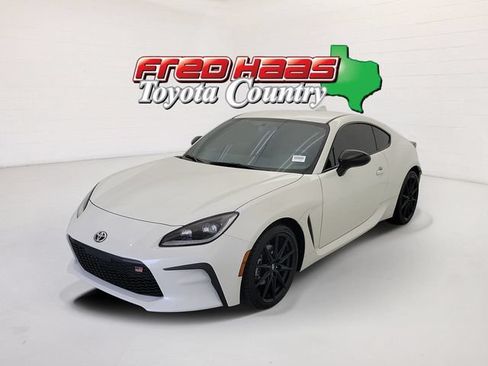 Used 2025 Toyota GR86 Premium RWD image 1