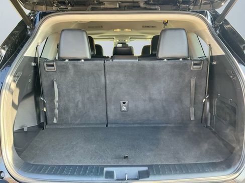 Used 2022 Toyota Highlander XLE image 17