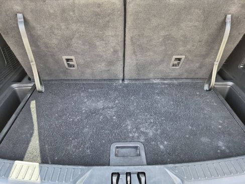 Used 2023 Ford Explorer XLT AWD/4WD image 33