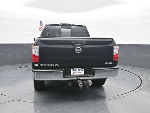 Used 2017 Nissan Titan SV AWD/4WD image 6