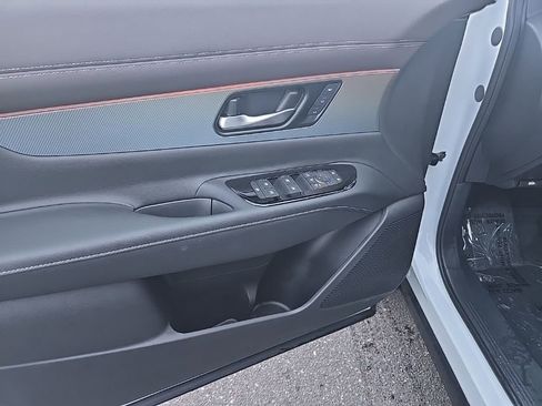 Used 2025 Nissan Murano Platinum w/ Cargo Package image 10