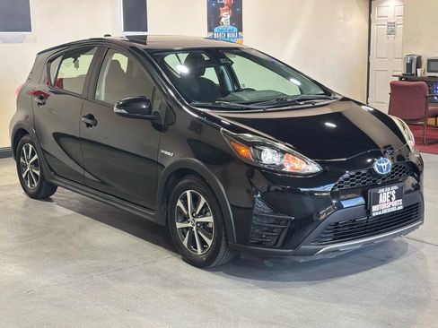 Used 2018 Toyota Prius C One image 2