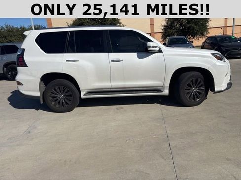 Used 2023 Lexus GX 460 Premium image 2