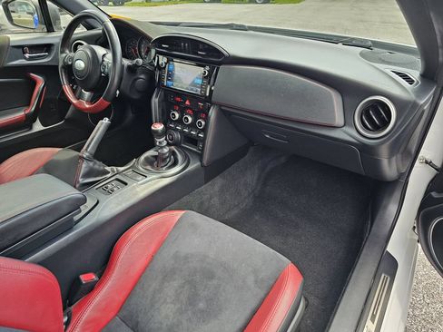 Used 2020 Subaru BRZ tS RWD image 10