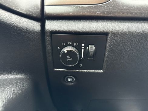 Used 2018 Jeep Grand Cherokee Altitude image 31