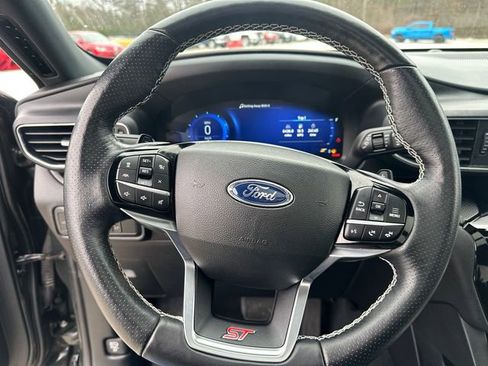 Used 2022 Ford Explorer ST w/ ST Street Pack image 32