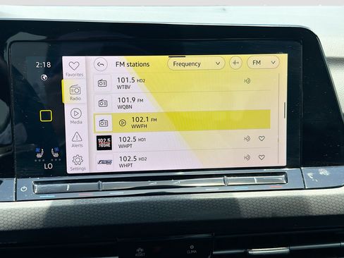 Used 2024 Volkswagen GTI SE FWD image 31