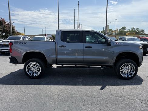 Used 2021 Chevrolet Silverado 1500 LT Trail Boss w/ Convenience Package II AWD/4WD image 12