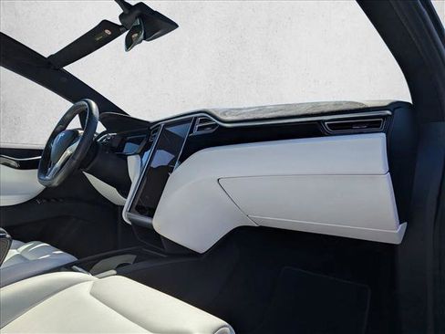 Used 2017 Tesla Model X 90D image 22