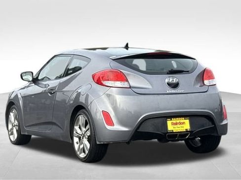 Used 2017 Hyundai Veloster Value Edition image 8
