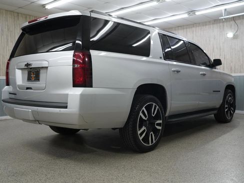 Used 2019 Chevrolet Suburban LT w/ RST Edition image 10
