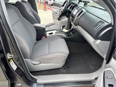 Used 2015 Toyota Tacoma 4x4 Double Cab image 17