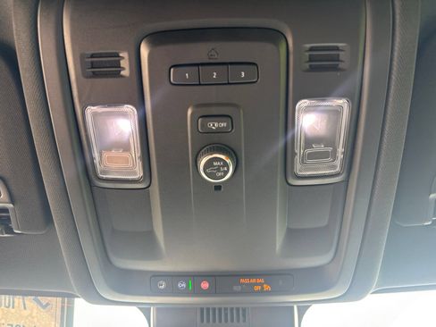 Used 2024 Chevrolet Suburban LT AWD/4WD image 31