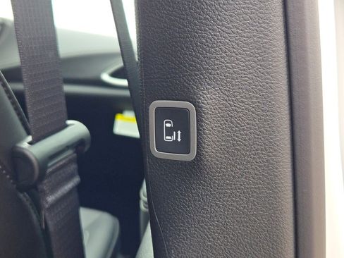 New 2026 Chrysler Pacifica Select image 11