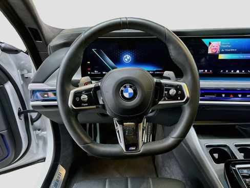 Used 2023 BMW 760i xDrive w/ Executive Package AWD/4WD image 12
