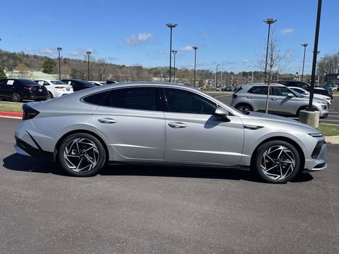 Certified 2024 Hyundai Sonata SEL w/ Convenience Package image 2