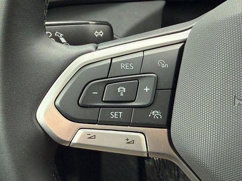 New 2026 Volkswagen Taos SE AWD/4WD image 11