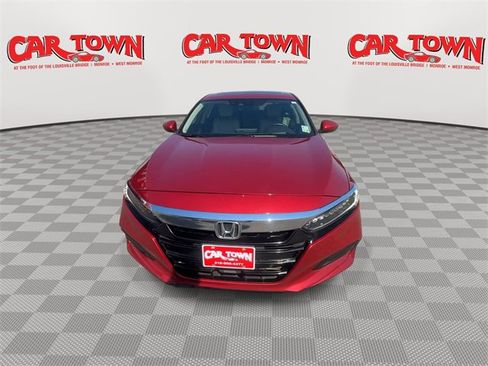Used 2018 Honda Accord Touring image 3