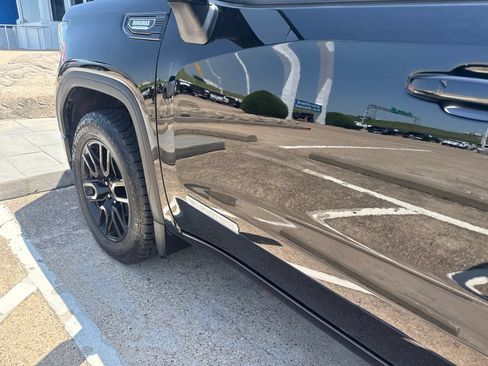Used 2023 GMC Sierra 1500 Elevation w/ X31 Off-Road Package AWD/4WD image 15