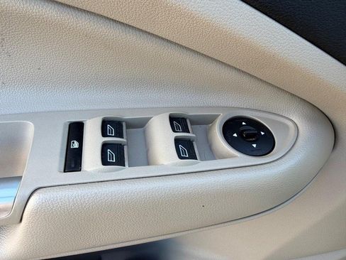 Used 2017 Ford Escape Titanium FWD image 18